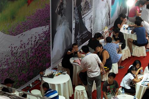 2012年全國禮儀慶典產(chǎn)品交易會暨婚博會在濟(jì)南舉行